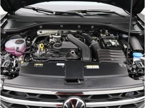 Volkswagen T-Roc R-Line 1.5 TSI DSG / Navi, AHK, LED+, RFK