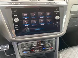 Volkswagen Tiguan Allspace 2,0 TSI R-Line 4Mot AHK Matrix HuD Pano Standhzg.