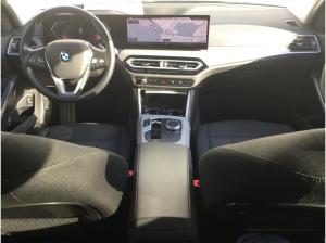 BMW 330 i Touring LC PROF+KAMERA+AHK+ESITZE+HIFI