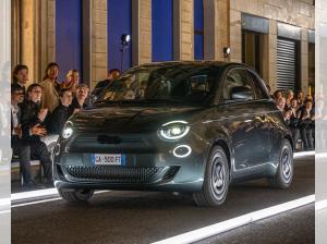 Fiat 500e 🔥Giorgio Armani Collectors Edition🔥 ⚡TOP ANGEBOT🎉