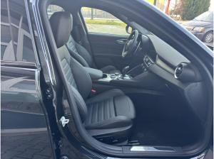 Alfa Romeo Giulia Veloce 2.0 Turbo Q4 AT in 2 Farben Verfügbar Abholung Mannheim