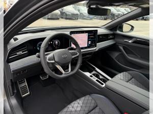 Volkswagen Passat R-Line 2025 2.0 TSI 4MOTION 265 DSG (UVP 70.810€/SOFORT) BLACK/IQ/HEAD/AHK/PANO/ASSIST/UVM.