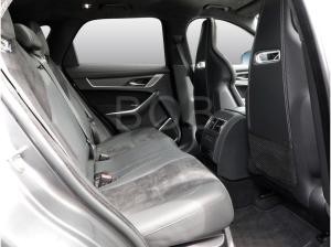 Jaguar F-Pace P550