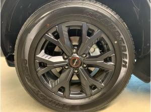 Isuzu D-MAX Double Cab 4WD AT V-Cross SHZ RFK LMF LED AHK