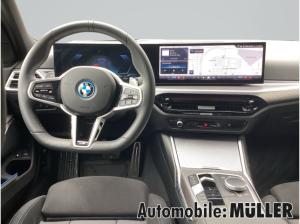 BMW 330 e xDrive Touring M Sport*Park-Ass.*HUD*AHK-klappbar*Navi*Digitales Cockpit
