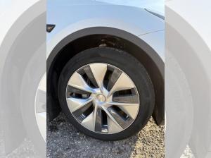 Tesla Model Y RWD SR m. 840€ Guthaben u. €2.000 KM-Rückzahlung
