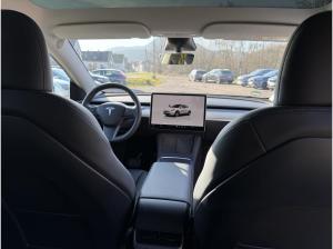 Tesla Model Y RWD SR m. 840€ Guthaben u. €2.000 KM-Rückzahlung