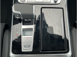 Audi Q8 SUV S line 55 TFSI e quattro HUD/MATRIX/PDC/G