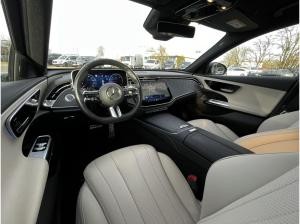 Mercedes-Benz E 220 d T-Modell AMG+AHK+DISTRONIC+KEYLESS+2 JAHRE GARANTIE