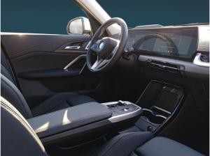 BMW iX1 eDrive20 xLine El. Panodach Navi Digitales Cockpit Memory Sitze Soundsystem HarmanKardon