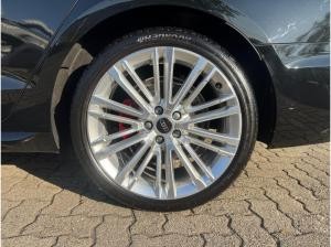 Audi A4 Avant S line 40 TDI quattro PDC,Kam.