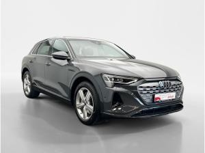 Audi Q8 e-tron 55 quattro advanced*MATRIX*NAVI-PLUS*AHK*HUD*20ZOLL*LEDER