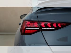 Audi RS3 Limousine Sportabgasanlage SONOS Rückfahrkamera Assistenzpaket Fahren+Parken I Wartung +42€