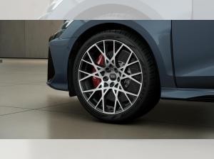 Audi RS3 Limousine Sportabgasanlage SONOS Rückfahrkamera Assistenzpaket Fahren+Parken I Wartung +42€