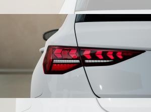 Audi RS3 Sportback Panoramadach Rückfahrkamera Designpaket rot I Wartung +42€