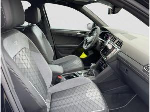 Volkswagen Tiguan Allspace 2.0 TSI DSG R-Line *BlackStyle*AHK*7-Sitzer*Keyless*HarmanKardon*Pano-Dach*