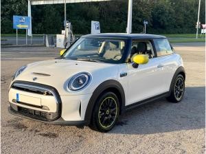 MINI Cooper SE mit Panoramadach