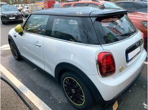 MINI Cooper SE mit Panoramadach