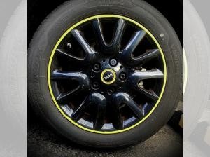 MINI Cooper SE mit Panoramadach