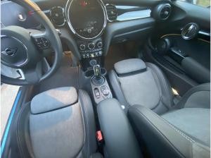 MINI Cooper SE mit Panoramadach