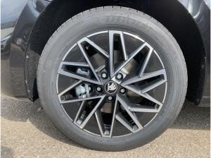 Skoda Octavia Combi Tour 2,0 TSI 150kW DSG 4x4 AHK 360°