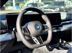 BMW i5 eDrive40 Limousine M Sportpaket HK HiFi DAB