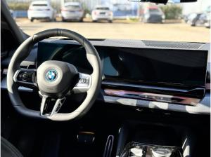 BMW i5 eDrive40 Limousine M Sportpaket HK HiFi DAB