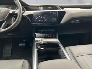 Audi Q8 e-tron 55 quattro advanced*MATRIX*NAVI-PLUS*AHK*HUD*20ZOLL*LEDER