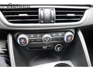 Alfa Romeo Giulia **SOFORT verfügbar** Veloce Q4 2.0 Turbo 16V EU6e El. Fondsitzverst. Navi Leder Digitales Co