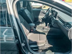 Ford Focus Turnier 1.0 ST-Line Navigation LED