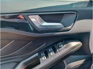 Ford Focus Turnier 1.0 ST-Line Navigation LED