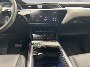 Audi Q8 e-tron 55 quattro advanced*HUD*AHK*MATRIX*NAVI-PLUS*LEDER*20ZOLL