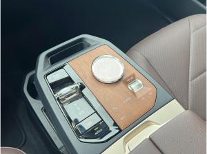 BMW ix xDrive50 Sportpaket 1000€ LADEGUTHABEN Head-Up HK AHK
