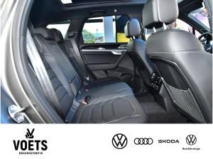 Volkswagen Touareg R-Line 3.0 TDI BLACK STYLE+PANO+MATIX