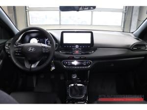 Hyundai i30 Advantage 1.5 T-GDi 48V DCT Navi LED Apple CarPlay