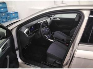 Volkswagen Polo 1,0 Move LED Tempomat AppConnect Parkpilot Alu Sitzheiz.
