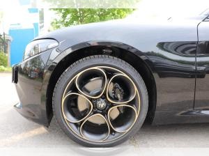 Alfa Romeo Giulia **SOFORT verfügbar** IntensaQ4 2.0 Turbo 16V EU6e El. Fondsitzverst. Navi Leder Digitales Co