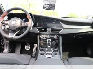 Alfa Romeo Giulia **SOFORT verfügbar** IntensaQ4 2.0 Turbo 16V EU6e El. Fondsitzverst. Navi Leder Digitales Co