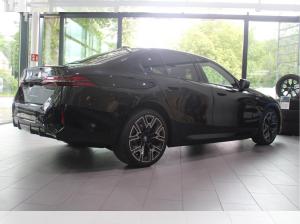 BMW i5 M60 xDrive AKTION:INKL.WALLBOX +M PRO+20 LM+PANODACH+HEAD-UP+ACC+E-SITZ+TRAVEL