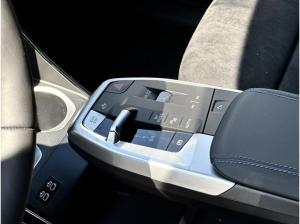 BMW iX2 eDrive20 M Sportpaket HK HiFi DAB LED RFK