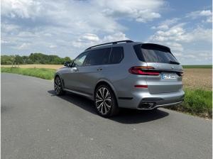 BMW X7 m60i