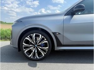 BMW X7 m60i