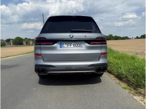 BMW X7 m60i