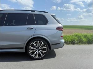 BMW X7 m60i