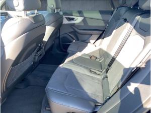Audi Q8 SUV 55 TFSI e qu. tiptr. Matrix Pano AHK 23