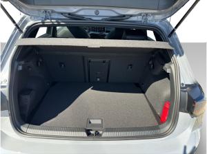 Volkswagen Golf VIII 1.5 eTSI DSG R-Line *