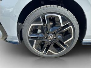 Volkswagen Golf VIII 1.5 eTSI DSG R-Line *