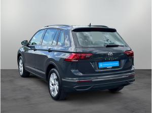 Volkswagen Tiguan Life 4Motion 2.0 TSI DSG / Navi, LED, ACC