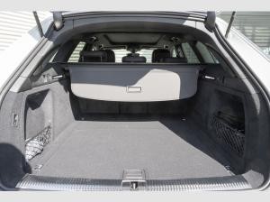 Audi A4 Avant S line 40 TFSI quattro S tronic HeadUp*AHK*Pano*Matrix