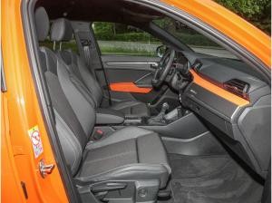 Audi Q3 S-line 45 TFSIe ACC+AHK+LED+NAVI+VC+ALU 19Ž